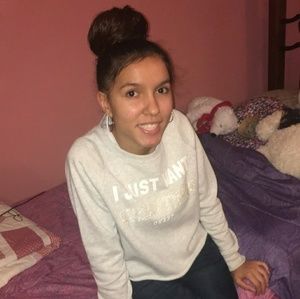 Meet your Posher, Nadia